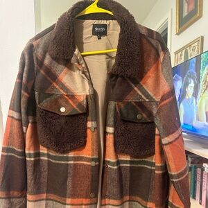Plaid Fall Trucker Jacket with Sherpa details